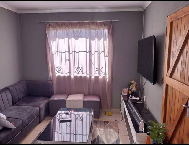 2 BEDROOM HOUSE FOR SALE IN DAWN PARK EXT